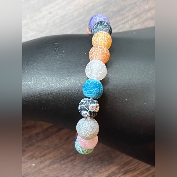 Bracelet - stretch - dyed agate - 1 of 2 - Picture 4 of 5